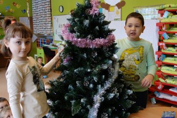 Zdobení vánočního stromečku a návštěva Mikuláše, čerta a anděla