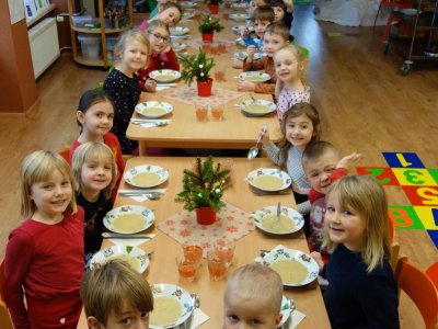 VYNIKAJÍCÍ HRACHOVÁ POLÉVKA NAŠICH PANÍ KUCHAŘEK