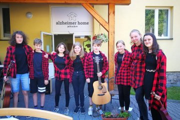 Dobročinný koncert školní kapely pro klienty Alzheimer Home Jablunkov