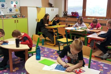 Deváté setkání klubu, kreslení maličkých zázraků krásy-sněhových vloček. Na světe nenajdete  dvě naprosto stejné.