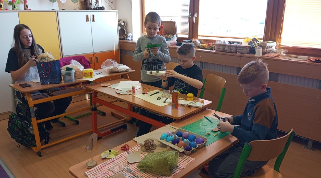 17. setkání klubu – připravujeme ozdoby do soutěže Velikonoční recykláček